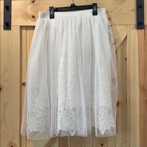 NWT | White Tulle Skirt | L